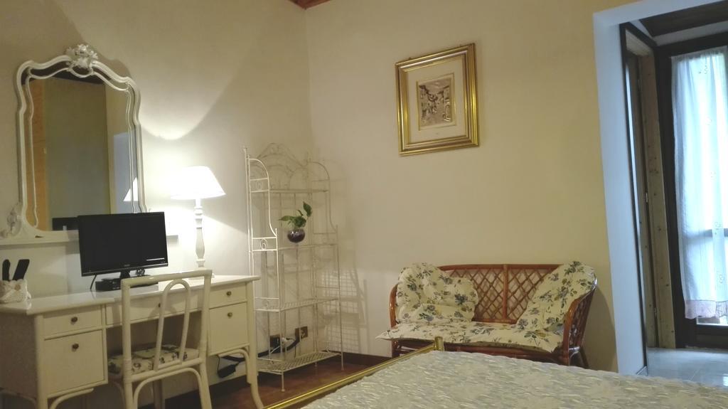 סן ג'מיני Bed And Breakfast Casale Isorella מראה חיצוני תמונה