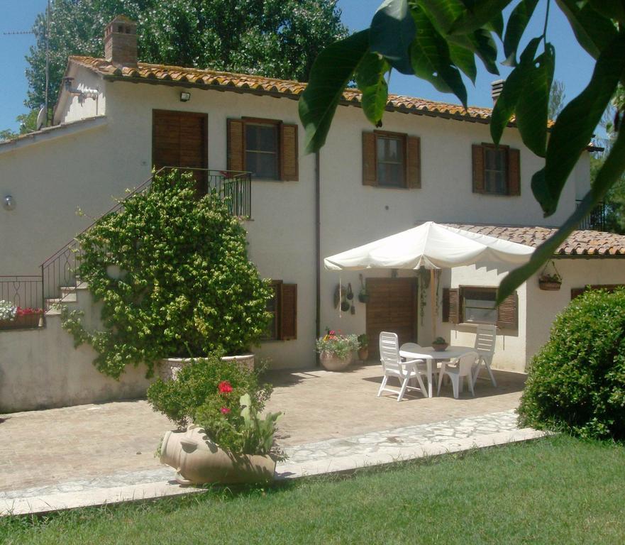 סן ג'מיני Bed And Breakfast Casale Isorella מראה חיצוני תמונה