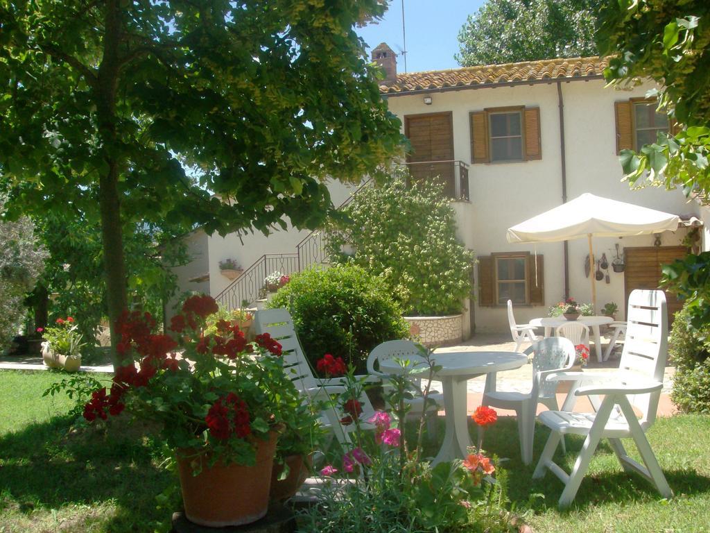 סן ג'מיני Bed And Breakfast Casale Isorella מראה חיצוני תמונה