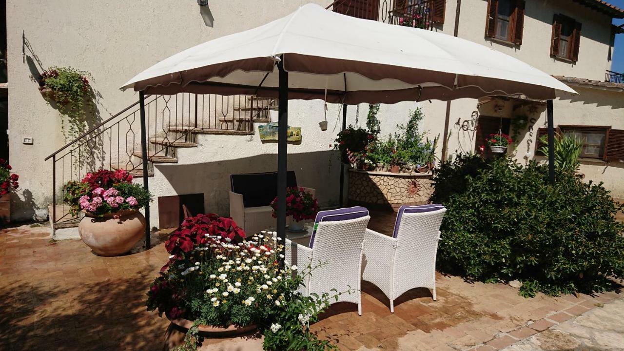 סן ג'מיני Bed And Breakfast Casale Isorella מראה חיצוני תמונה